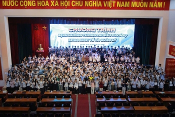 TẠI SAO NÊN CHỌN NGÀNH THƯƠNG MẠI ĐIỆN TỬ?